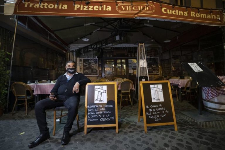 COVID-19: ITÁLIA REGISTOU MENOS CONTAMINAÇÕES DIÁRIAS MAS COM MENOS TESTES