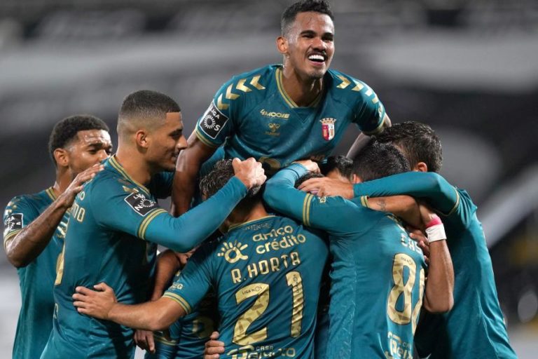SPORTING DE BRAGA VENCE VITÓRIA DE GUIMARÃES EM DÉRBI MINHOTO COM TRÊS EXPULSÕES