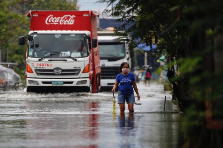 MAIS DE 30 MIL PESSOAS RETIRADAS NAS FILIPINAS DEVIDO À PASSAGEM DO TUFÃO MOLAVE