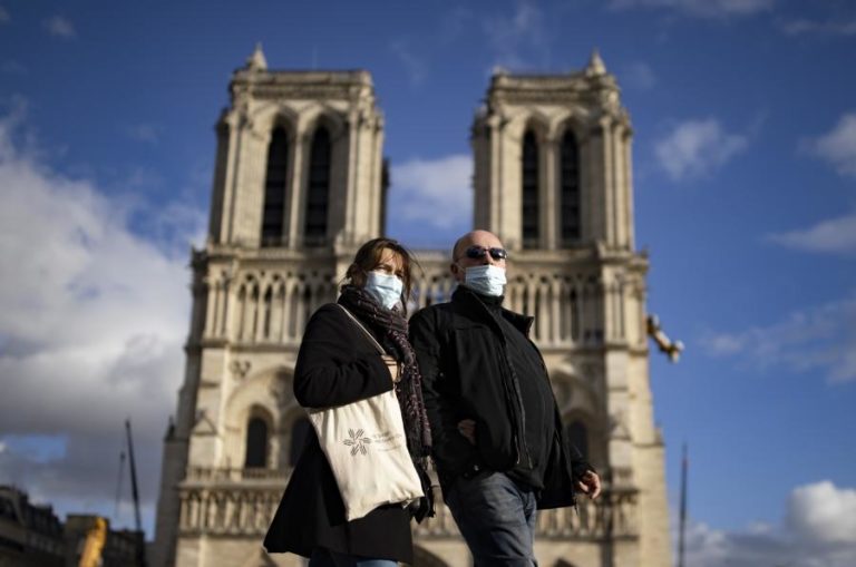 COVID-19: FRANÇA VOLTA A BATER RECORDE DIÁRIO DE MORTES COM 292 ÓBITOS