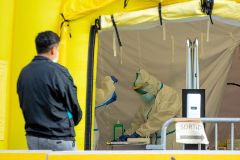 COVID-19: ESPANHA COM RECORDE DIÁRIO DE 25.595 NOVOS CASOS