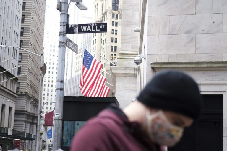 WALL STREET FECHA DIA, SEMANA E MÊS EM BAIXA PELO NERVOSISMO COM VIRUS E ELEIÇÃO