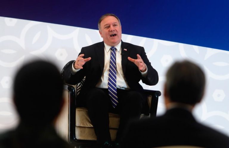 MIKE POMPEO ACUSA A CHINA DE SER O MAIOR PERIGO PARA A LIBERDADE RELIGIOSA