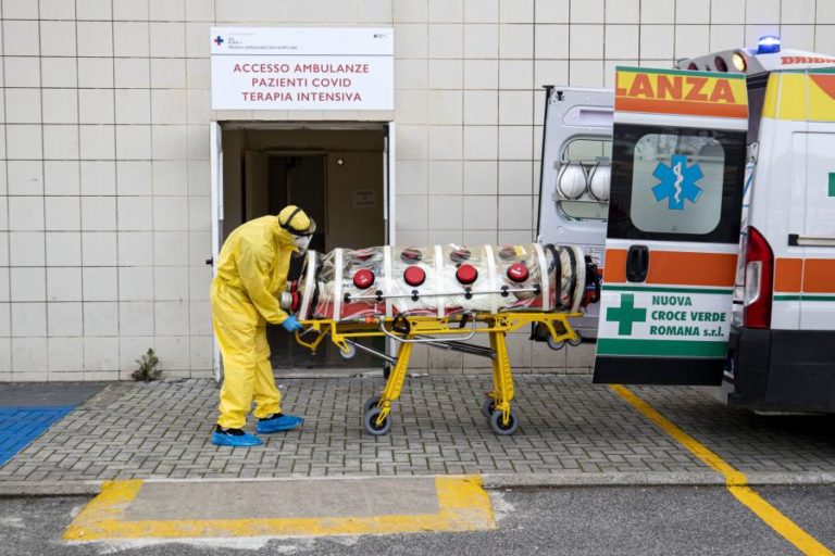 COVID-19: ITÁLIA REGISTA QUASE 32 MIL NOVOS CASOS EM 24 HORAS