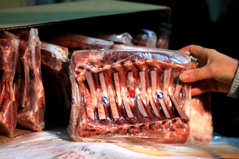 COVID-19: OMS PEDE QUE SE INVESTIGUEM ANIMAIS E PRODUTOS CONGELADOS
