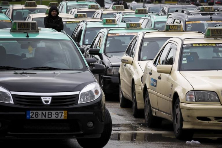 COVID-19: ANTRAL RECLAMA MAIS APOIOS PARA O SETOR DO TÁXI E AMEAÇA “IR PARA A RUA” PROTESTAR