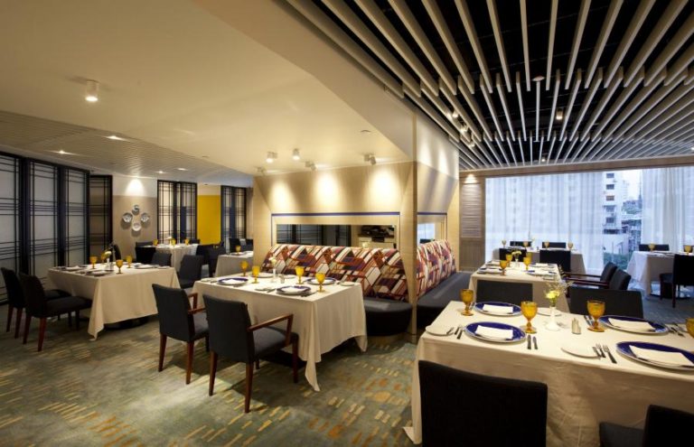 COVID-19: LOJAS E RESTAURANTES FECHAM ÀS 13:00 AO FIM DE SEMANA E FERIADOS EM 127 CONCELHOS