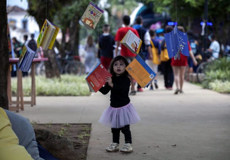 LIVRO PORTUGUÊS “1.º DIREITO” VENCEU PRÉMIO CHINÊS DE LITERATURA INFANTIL
