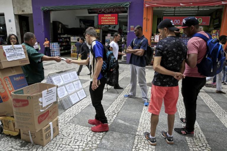 DESEMPREGO BATE RECORDE E ATINGE 14,6% DA POPULAÇÃO DO BRASIL