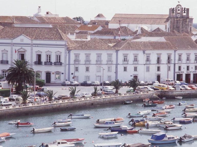 FARO PEDE MEDIDAS DE COMPENSAÇÃO NOS CONCELHOS DE RISCO DE CONTÁGIO DE COVID-19