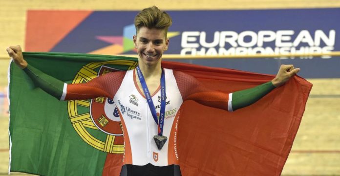 24616653.jpg