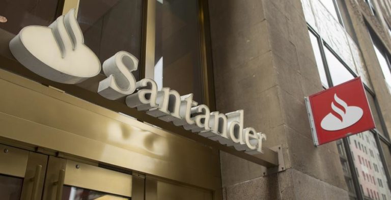 BANCO SANTANDER QUER SUPRIMIR 4.000 POSTOS DE TRABALHO EM ESPANHA