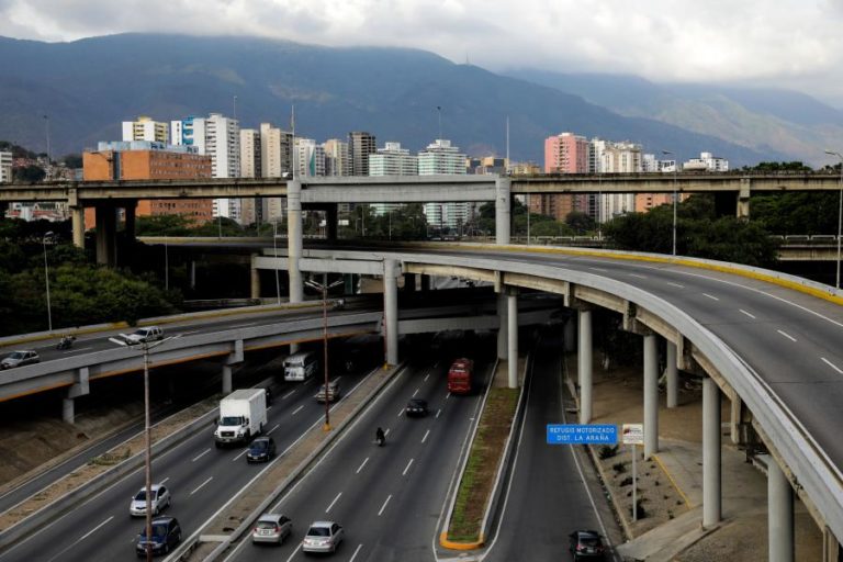 UE VOLTA A PROLONGAR SANÇÕES À VENEZUELA POR MAIS UM ANO