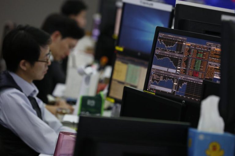 BOLSA DE XANGAI ENCERRA A SUBIR 1,14%