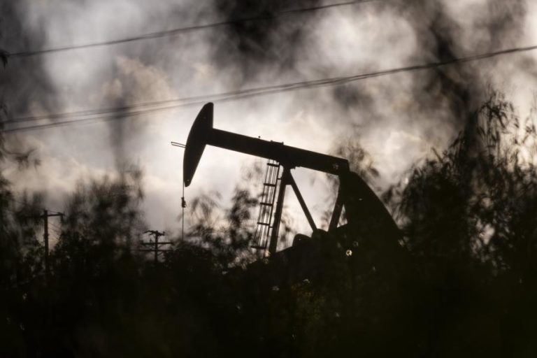 AIE REVÊ DRASTICAMENTE PREVISÕES DE PROCURA DE PETRÓLEO ATÉ 1.º SEMESTRE DE 2021