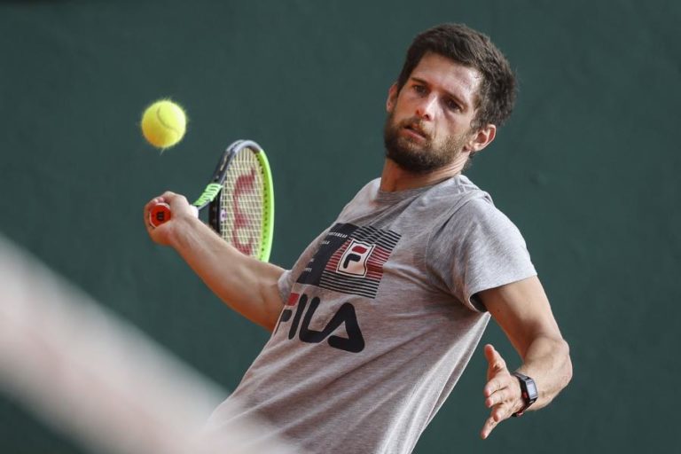 PEDRO SOUSA ‘TOMBA’ NA RONDA INAUGURAL DO ‘CHALLENGER’ DE TÉNIS DE LIMA