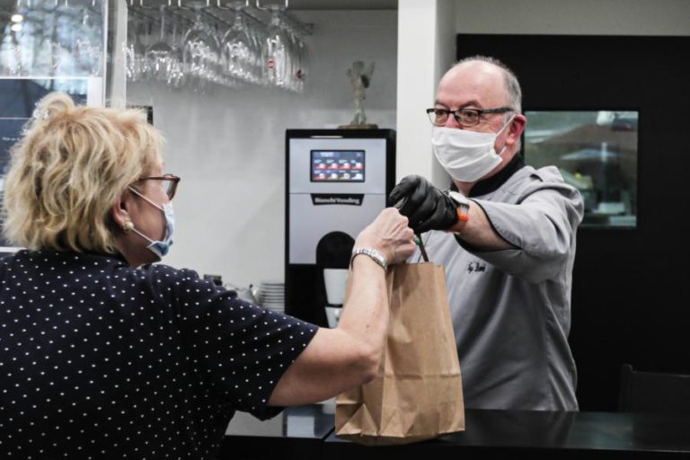 OE2021: APROVADA TAXA DE 30 CÊNTIMOS PARA EMBALAGENS DESCARTÁVEIS DE REFEIÇÕES EM 2022