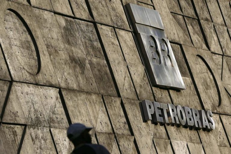 PETROBRAS REDUZ EM 27% SUA PROJEÇÃO DE INVESTIMENTOS ENTRE 2021 E 2025