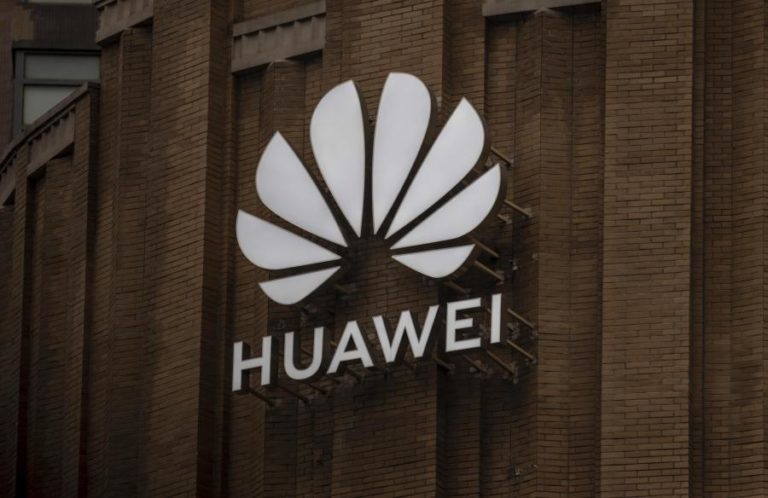 HUAWEI ANUNCIA QUE VAI VENDER MARCA DE TELEMÓVEIS HONOR FACE A SANÇÕES DOS EUA