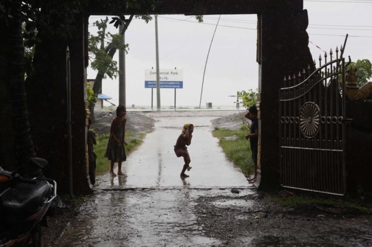 HRW DENUNCIA USO DE CRIANÇAS COMO “ESCUDOS HUMANOS” PELO EXÉRCITO BIRMANÊS