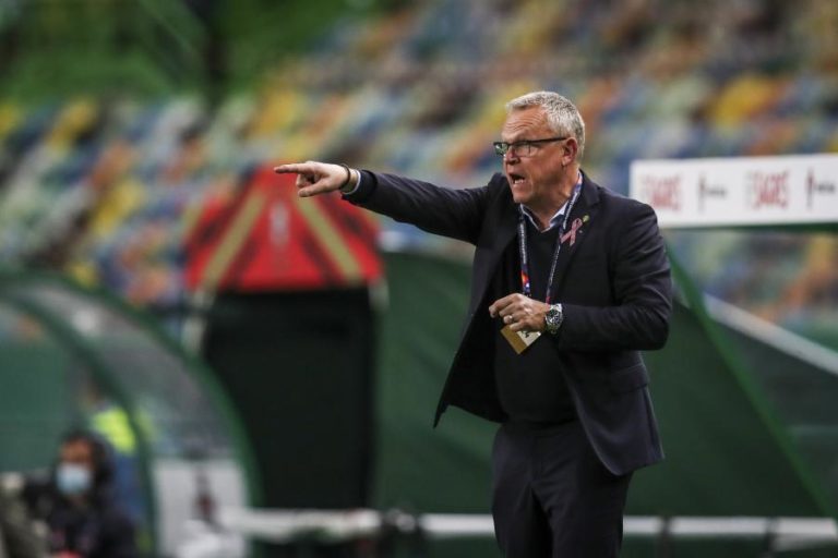 SELECIONADOR DA SUÉCIA QUER FALAR COM IBRAHIMOVIC SOBRE O SEU EVENTUAL REGRESSO