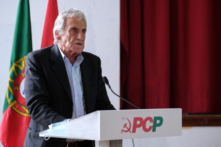 COVID-19: JERÓNIMO CONSIDERA MEDIDAS “DESPROPORCIONAIS, INCONGRUENTES E DESADEQUADAS”