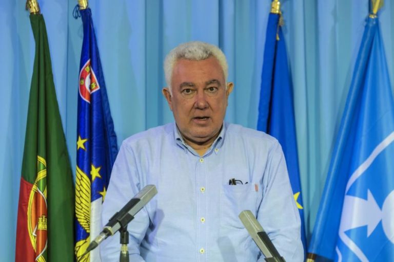 CDS DIZ QUE COLIGAÇÃO DE DIREITA TEM CONDIÇÕES PARA GOVERNAR COM ESTABILIDADE NOS AÇORES