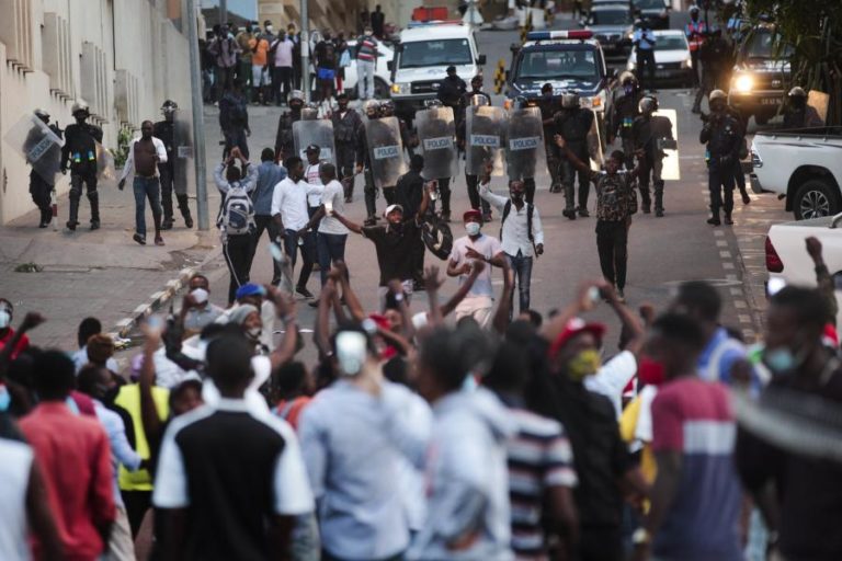 JULGAMENTO DE MANIFESTANTES EM LUANDA TERMINA COM 71 CONDENADOS POR DESOBEDIÊNCIA