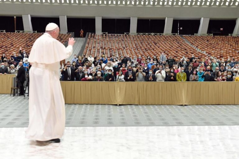 PALAVRAS DO PAPA SOBRE CASAIS HOMOSSEXUAIS NÃO MUDAM A DOUTRINA DA IGREJA