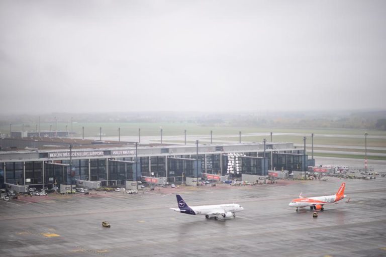 COMPANHIAS AÉREAS PRECISAM DE MAIS 70 A 80 MIL MILHÕES DE DÓLARES – IATA