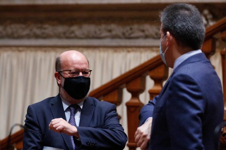 COVID-19: TRANSPORTES PÚBLICOS ENTRE OESTE E LISBOA COM REFORÇO DE 600 MIL EUROS