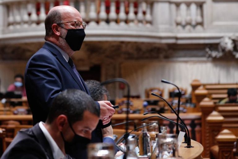 OE2021: FAMÍLIAS CARENCIADAS VÃO TER ‘VOUCHERS’ PARA MELHORAR EFICIÊNCIA ENERGÉTICA DOS EDIFÍCIOS – GOVERNO