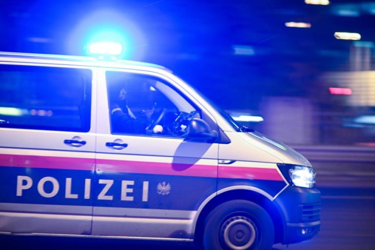 ATAQUES NO CENTRO DE VIENA CAUSARAM PELO MENOS DOIS MORTOS E VÁRIOS FERIDOS – POLÍCIA