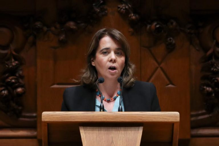 CATARINA MARTINS CONSIDERA “BOA NOTÍCIA” DERROTA DE TRUMP E DO ÓDIO
