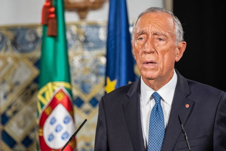 PRESIDENTE DA REPÚBLICA SAÚDA BIDEN E ESPERA QUE RELAÇÕES SE CONTINUEM A ESTREITAR
