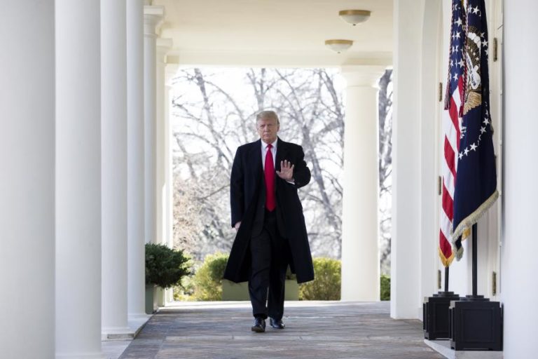 TRUMP ACUSA BIDEN DE PRECIPITAÇÃO E PROMETE LUTA JUDICIAL