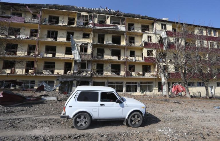 AUTORIDADES DE NAGORNO-KARABAKH ADMITEM TER PERDIDO CONTROLO DE SHUSHI
