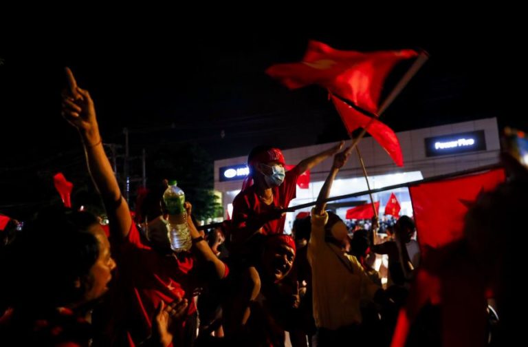 PARTIDO DE SUU KYI AFIRMA TER GANHO MAIORIA NAS ELEIÇÕES DE MYANMAR