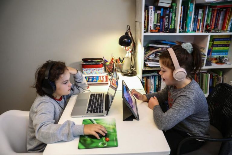 COVID-19: USO DA INTERNET PARA EDUCAÇÃO DUPLICOU NA PANDEMIA E AUMENTARAM COMPRAS ONLINE