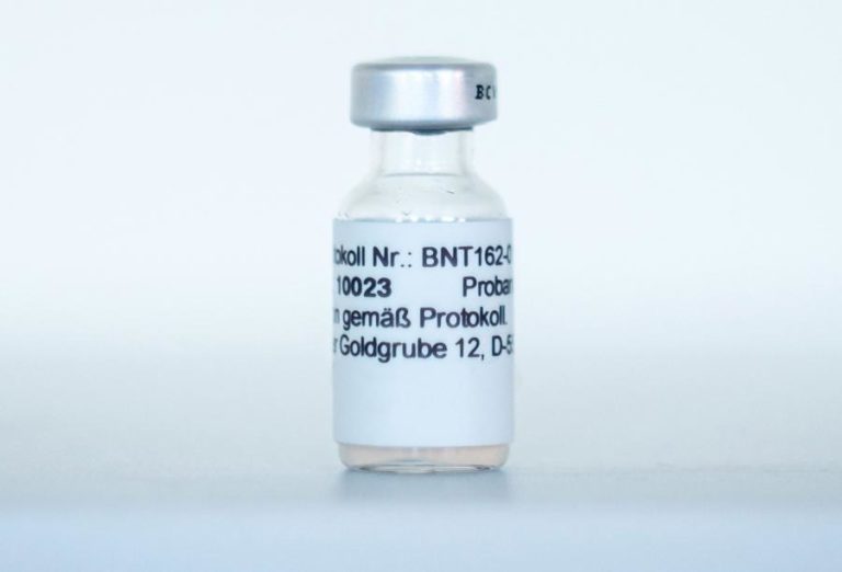 COVID-19: PFIZER E BIONTECH ENTREGAM HOJE PEDIDO DE APROVAÇÃO DE VACINA NOS EUA