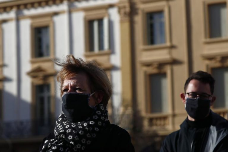 COVID-19: FRANÇA MANTÉM CONFINAMENTO ATÉ 15 DE DEZEMBRO