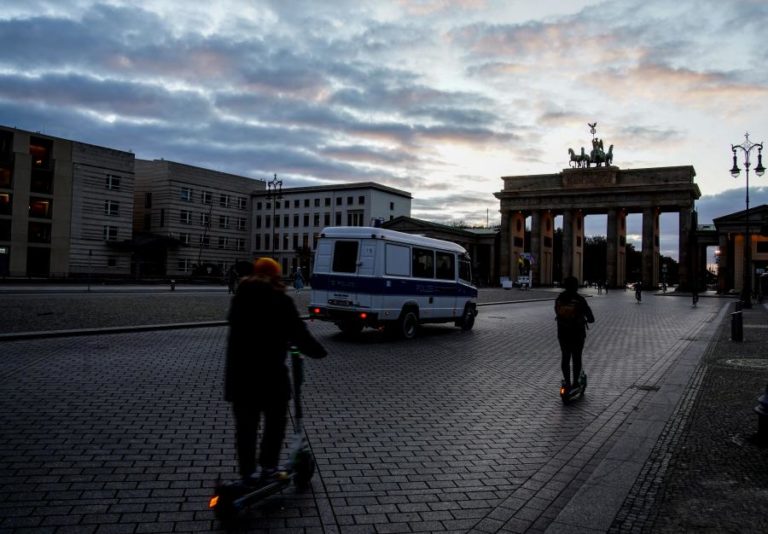 COVID-19: ALEMANHA REGISTA 22.609 NOVAS INFEÇÕES E 251 MORTOS EM 24 HORAS