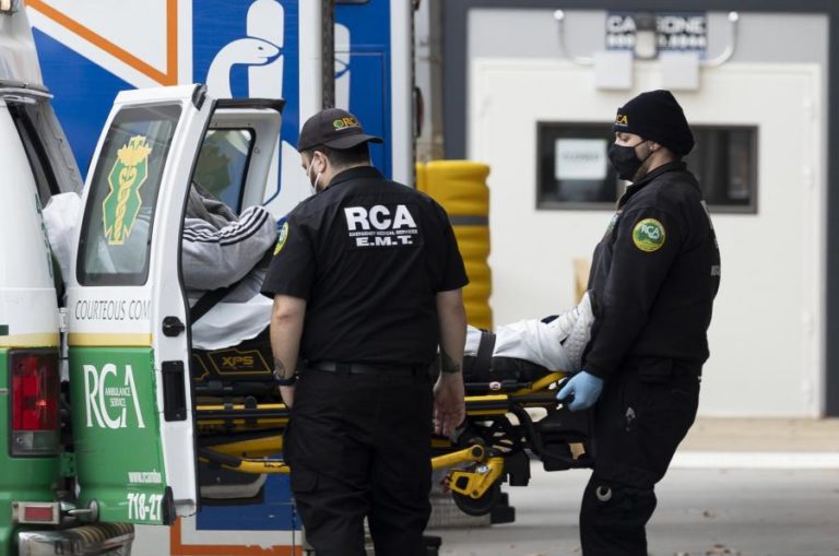 COVID-19: EUA REGISTAM 1.313 MORTOS E QUASE 150 MIL CASOS NAS ÚLTIMAS 24 HORAS