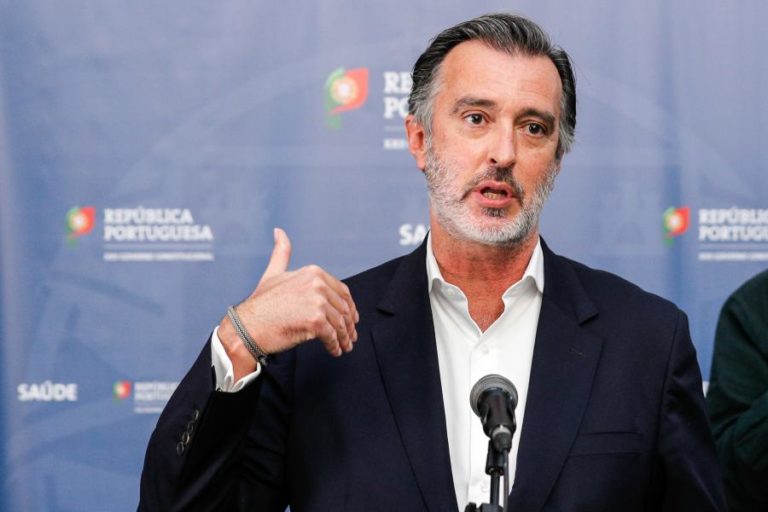 COVID-19: IL PEDE CÁLCULO DO IMPACTO DE MEDIDAS NA ECONOMIA PARA QUE NÃO SE “MORRA DA CURA”