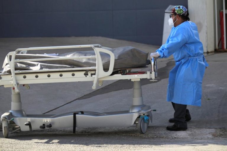 COVID-19: MÉXICO TORNA-SE NO QUARTO PAÍS A PASSAR MARCA DOS 100 MIL MORTOS