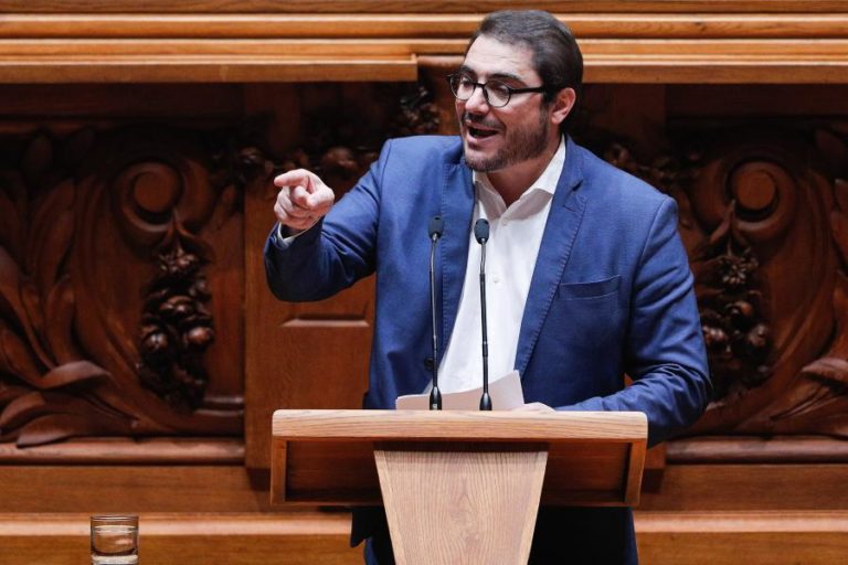 PCP ABSTÉM-SE NA VOTAÇÃO FINAL DO OE2021