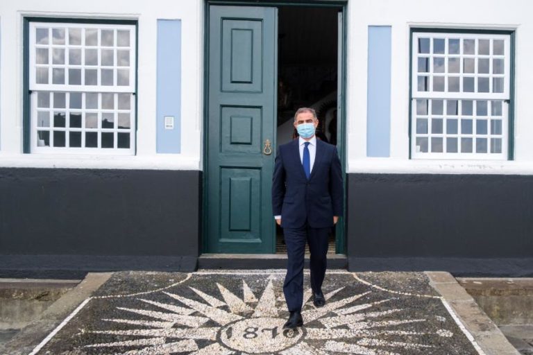 NOVO EXECUTIVO REGIONAL DOS AÇORES TOMOU POSSE