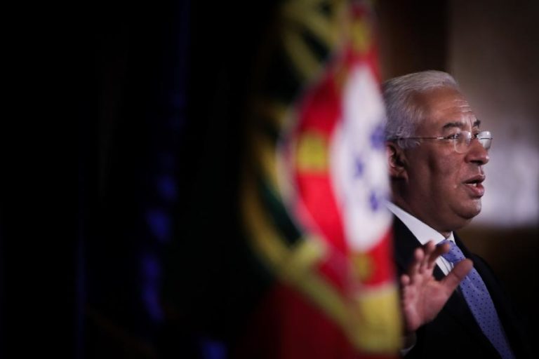 COVID-19: COSTA AFIRMA QUE GOVERNO ESTÁ UNIDO E REJEITA DICOTOMIA ENTRE ECONOMIA E SAÚDE