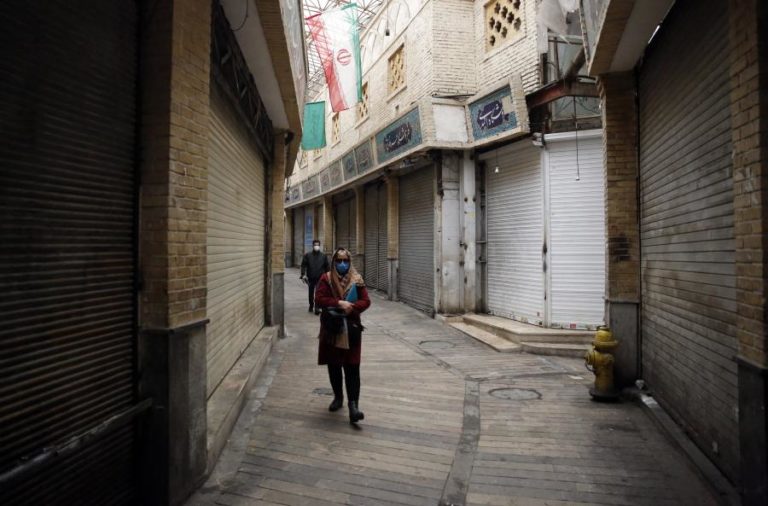 COVID-19: IRÃO DECRETA ENCERRAMENTO DOS DEPARTAMENTOS OFICIAIS