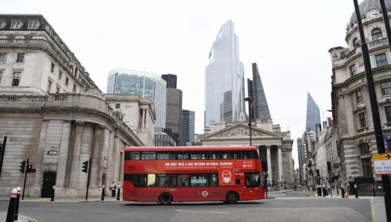 COVID-19: REINO UNIDO REGISTOU 15.450 CASOS, VALOR MAIS BAIXO DESDE 12 DE OUTUBRO